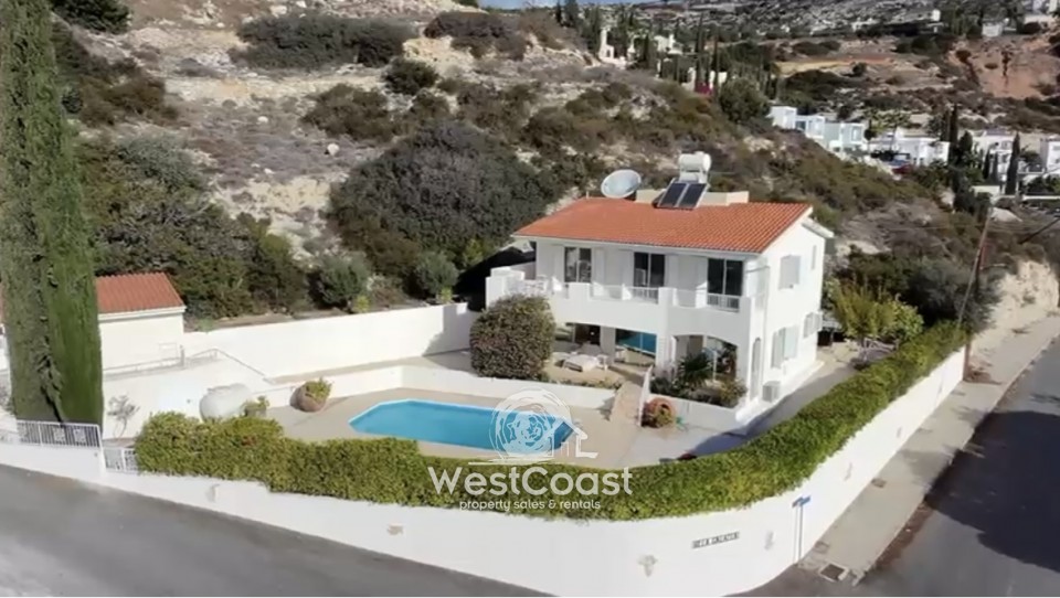 Detached Villa For Sale  in  Peyia