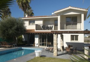 Detached Villa For Sale in Chloraka, Paphos - SL13226