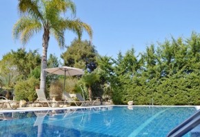 4 Bedroom spacious villa, Argaka, Paphos
