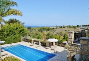 4 Bedroom spacious villa, Argaka, Paphos