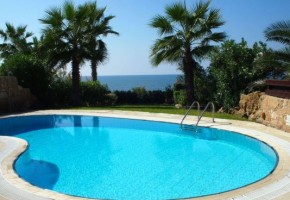 5 bedroom seafront Villa in Apollo Beach Villas, Chloraka 