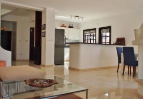 5 bedroom seafront Villa in Apollo Beach Villas, Chloraka 