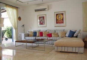 5 bedroom seafront Villa in Apollo Beach Villas, Chloraka 