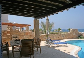 5 bedroom seafront Villa in Apollo Beach Villas, Chloraka 