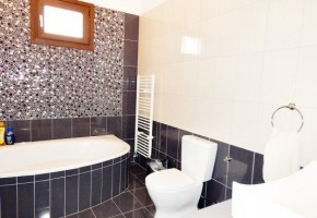 Smart 4 Bedroom House in Koili