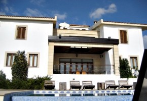Detached Villa For Sale in Tala, Paphos - SL17120