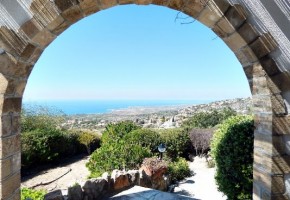 5 Bedroom Bungalow with Panoramic Views in Kamares, Tala